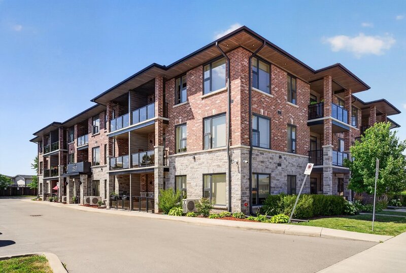 GREAT CONDO UNIT IN PRIME STONEY CREEK LOCATION!